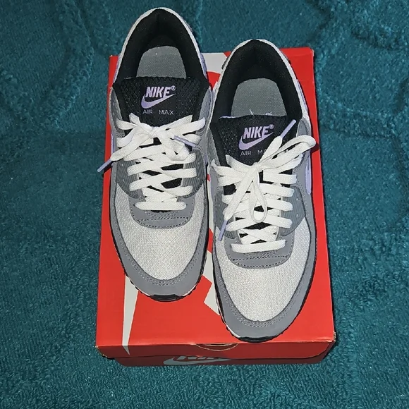 Nike Air Max 90 Gray and Black Sneakers 8 - Picture 3 of 8